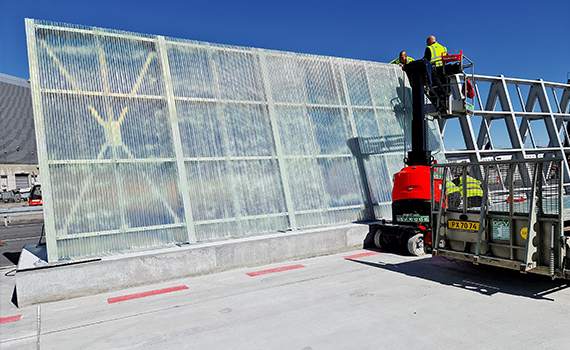 Blast Wall till CPH Airport i radar-osynlig glasfiber
