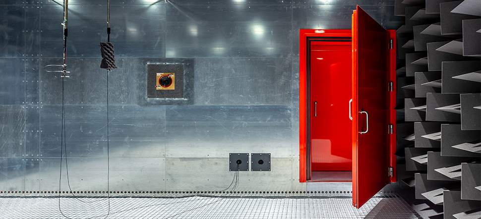 Ljudisolerade dörrar i Anechoic Chamber