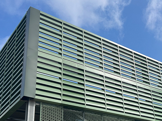 IAC Noishield Louver monterad som bullerskärm